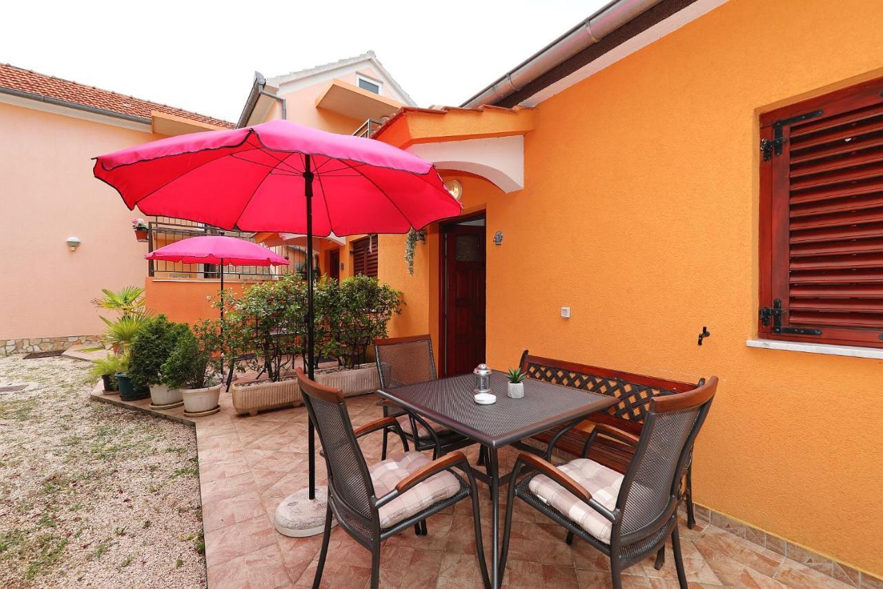 Apartmani Strpic Biograd Na Moru Ngoại thất bức ảnh
