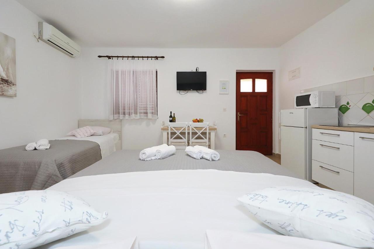 Apartmani Strpic Biograd Na Moru Ngoại thất bức ảnh