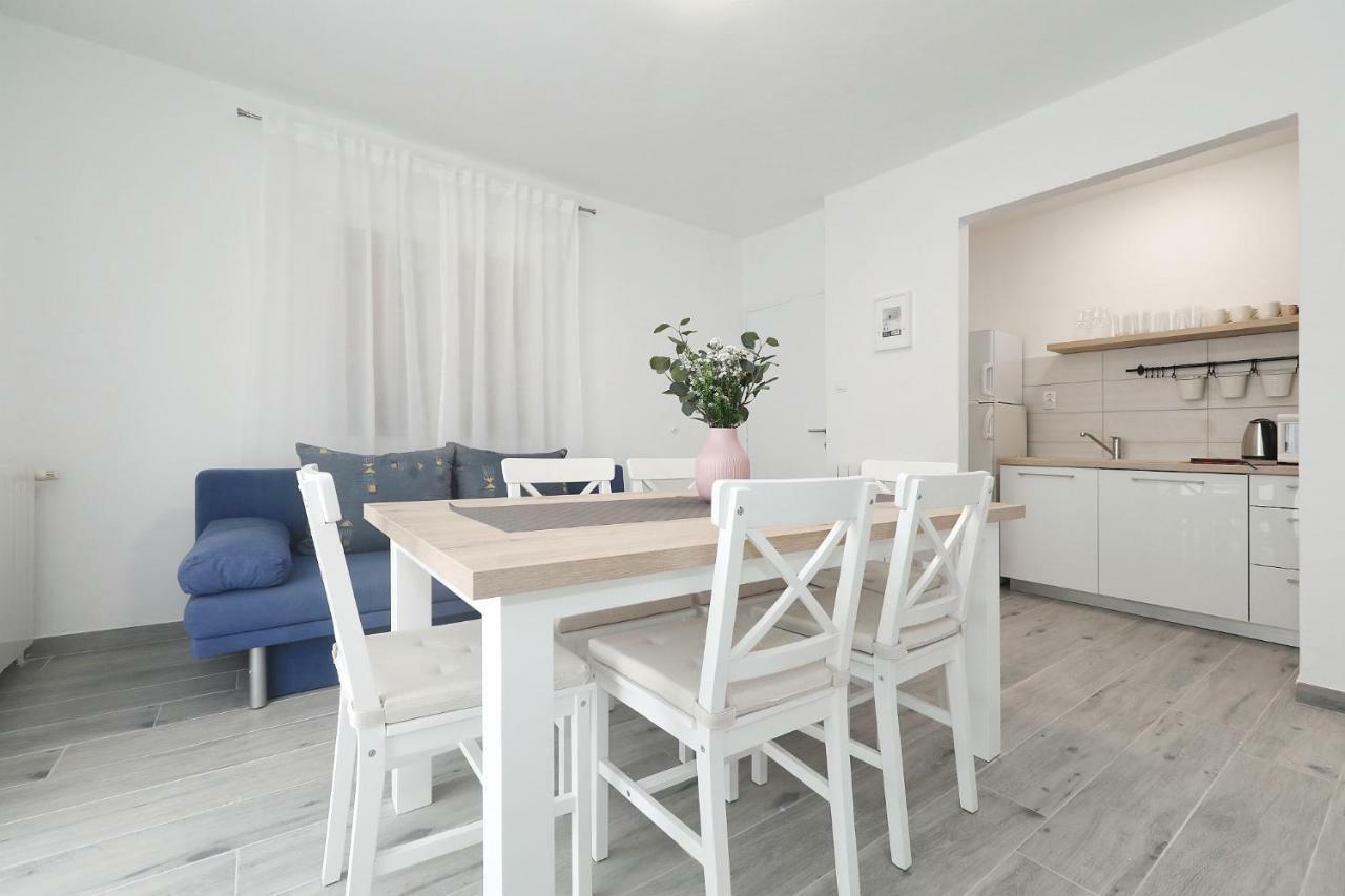 Apartmani Strpic Biograd Na Moru Ngoại thất bức ảnh