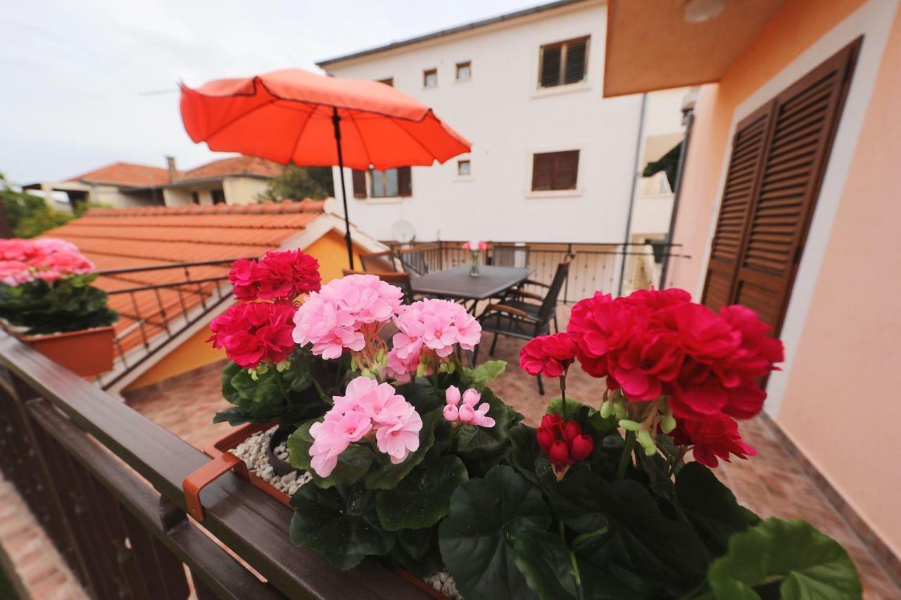 Apartmani Strpic Biograd Na Moru Ngoại thất bức ảnh
