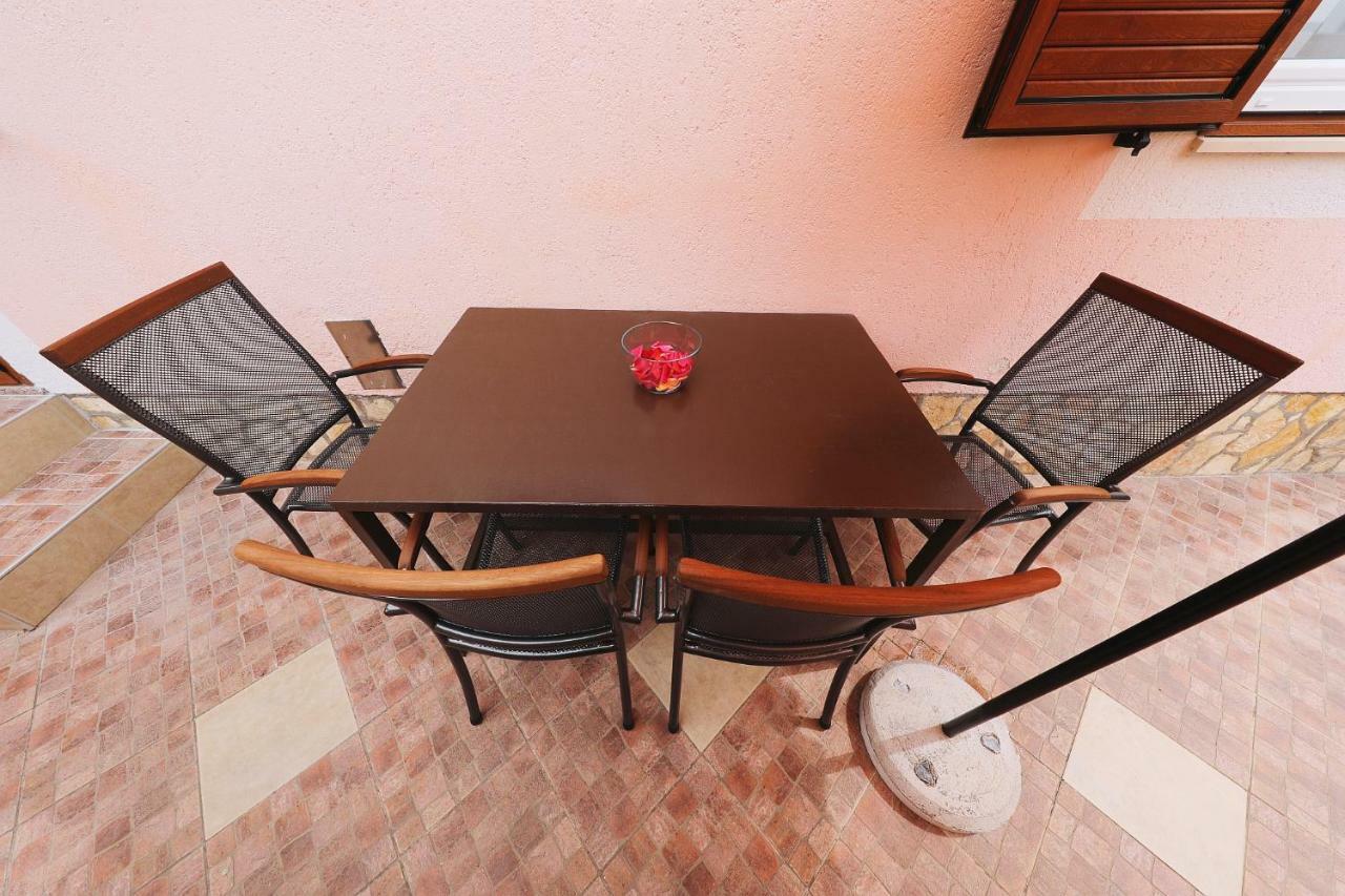Apartmani Strpic Biograd Na Moru Ngoại thất bức ảnh